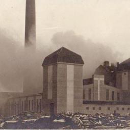 Paberi- ja puupapivabriku vaade tagantpoolt