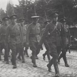 Kaitseväelased Tartu maanteel 1930.-.ndatel